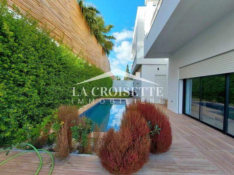Villa S+4 avec piscine à La Soukra